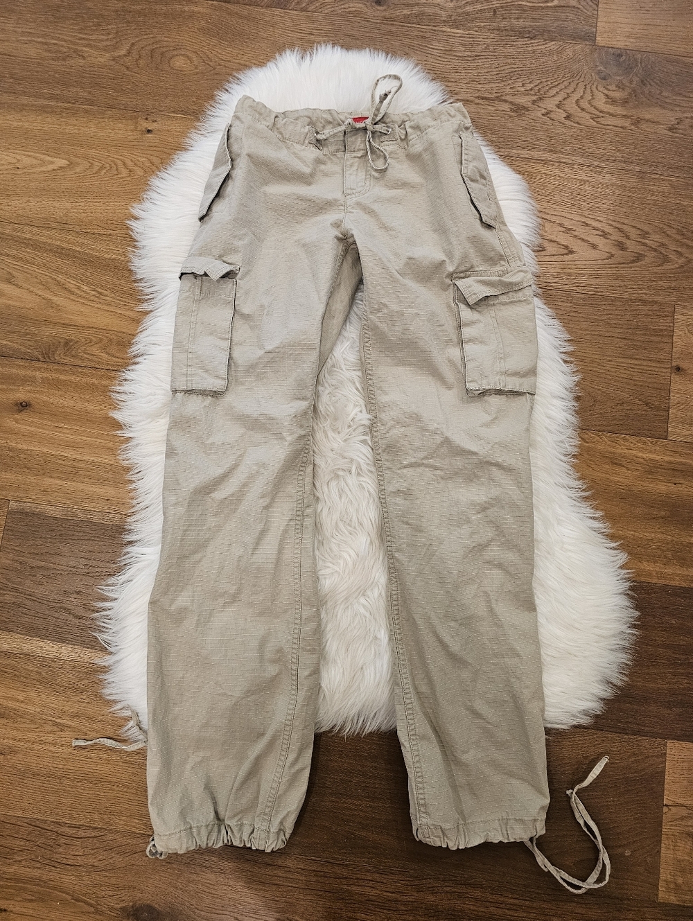 Vintage Low Rise Beige Cargo Jogger Pants - Casual Utility Style